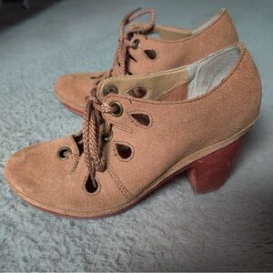 Anthropologie Latigo Cabo Suede Lace Up Platform Wood Heel 6M Tan Cut Out Bootie